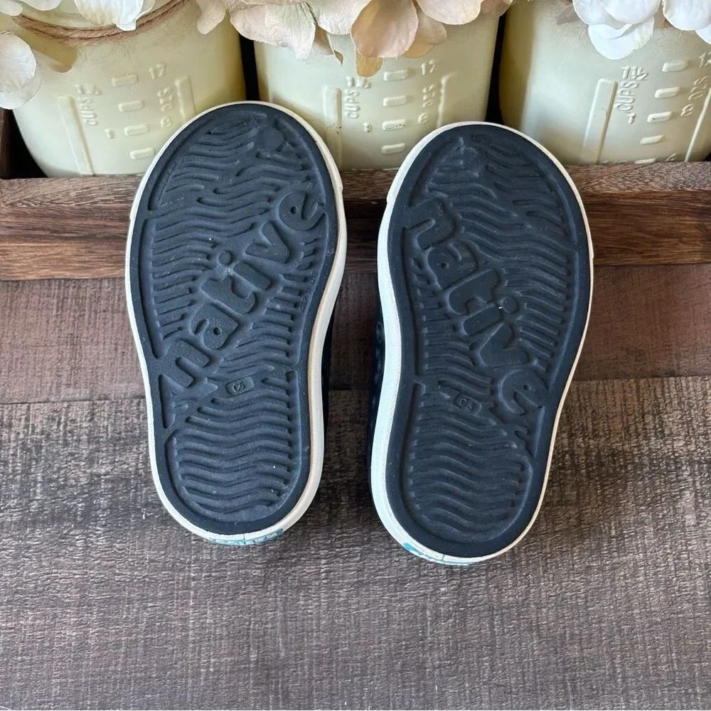 Native Shoes - Picture 7 of 8